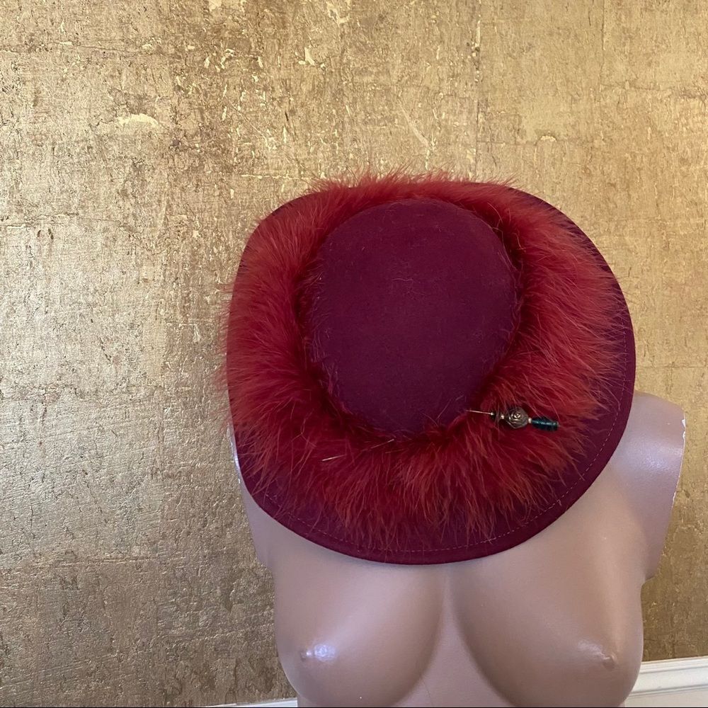 Doeskin vintage maroon felt wool fur brooch hat